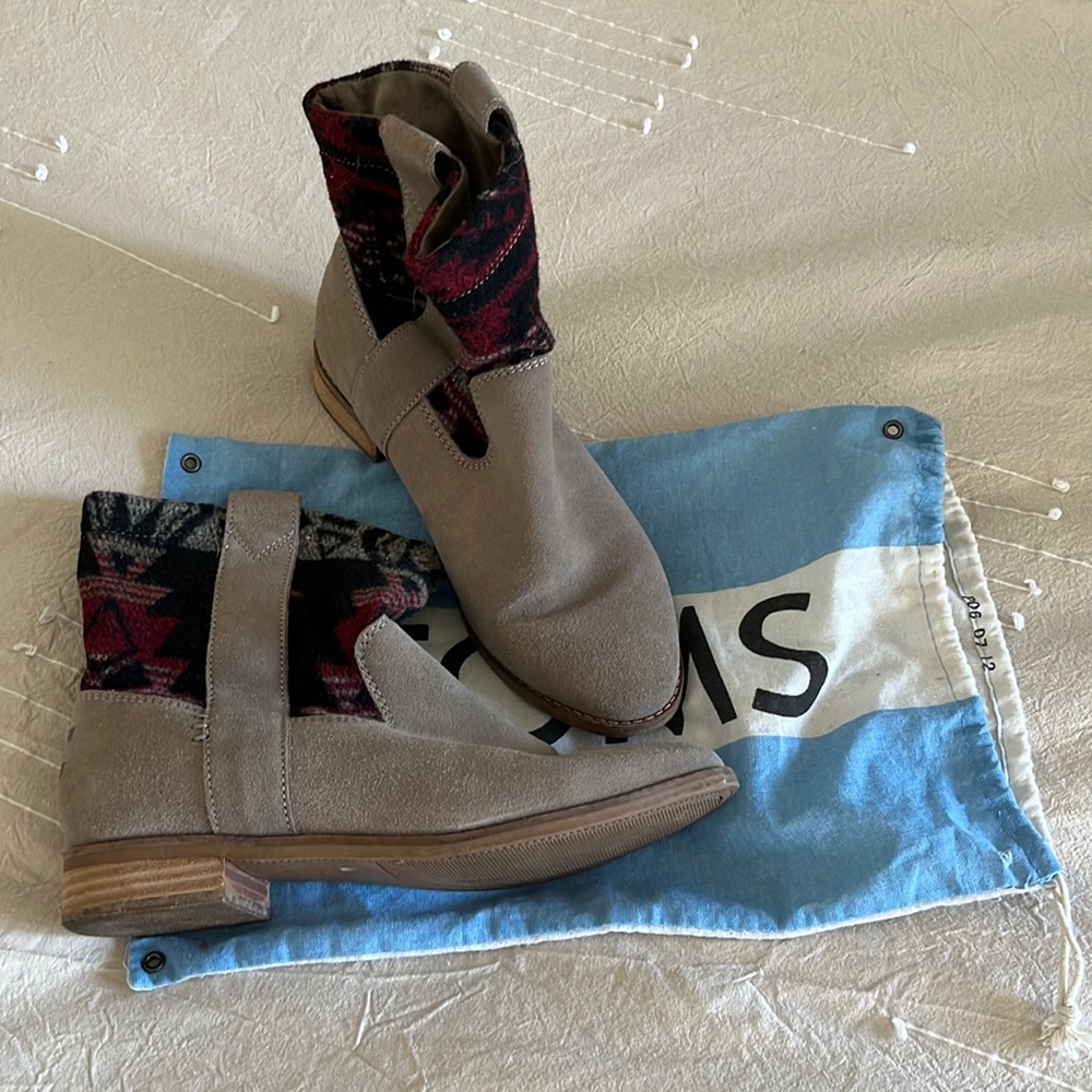 TOMS suede ankle booties size 7